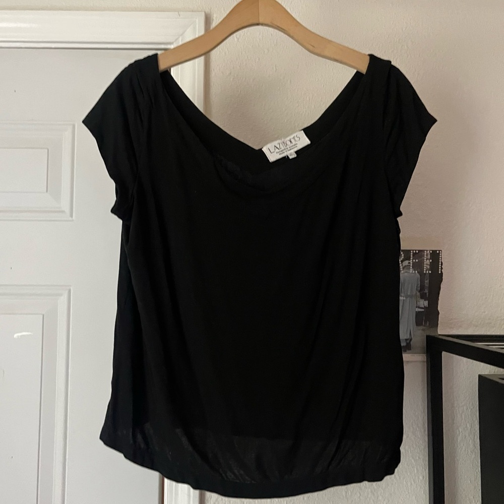 LAZY BONES Australia black modal spandex v neck back boxy cropped short sleeve‎